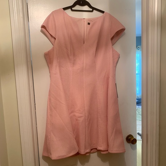 Pink dress - Picture 2 of 6